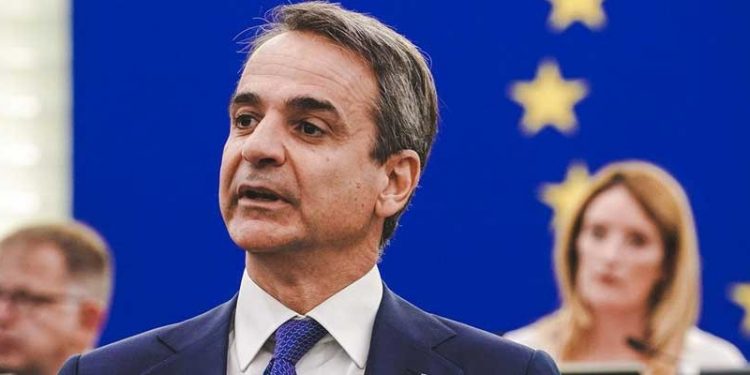 Miçotakis, Avrupa Parlamentosu'nda yaptığı konuşmada Türkiye'ye silah ambargosu uygulanmasını istedi