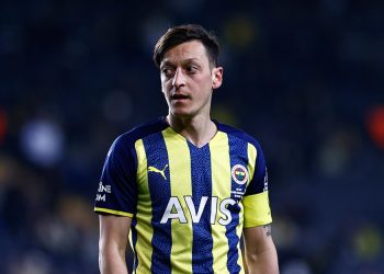 NTV: Fenerbahçe Mesut Özil ile yollarını ayırdı
