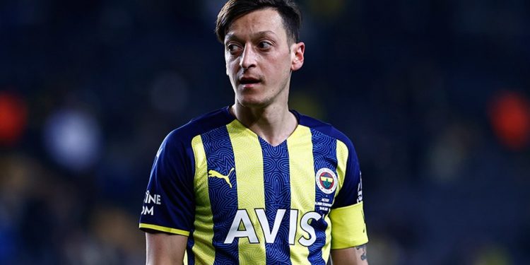 NTV: Fenerbahçe Mesut Özil ile yollarını ayırdı