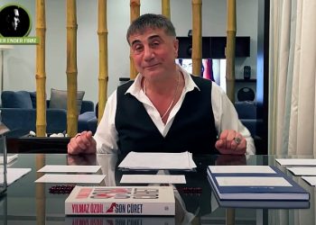 Ne kahraman ne hain…