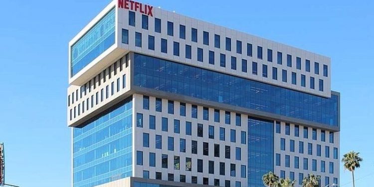Netflix'e bir reality programındaki çalışma koşullarından ötürü dava açıldı