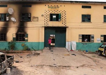 Nijerya’da hapishane baskını: Yaklaşık 900 mahkum firar etti