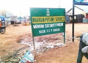 Nijerya'daki hapishane baskınında yaklaşık 900 mahkum firar etti