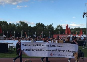 ODTÜ'lü öğrenciler kendi mezuniyet törenini düzenliyor