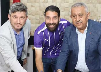 Olcay Şahan futbola geri döndü