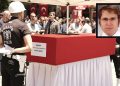 Öldürülen doktorun cenazesine katılan Bakan Fahrettin Koca protesto edildi