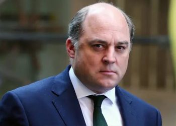 Öne çıkan isimlerden biriydi; Britanya Savunma Bakanı Wallace, parti liderliği ve başbakanlık için aday olmayacağını söyledi