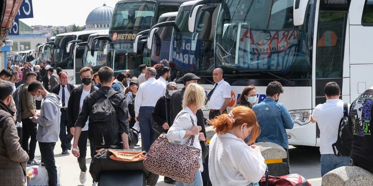 Otobüs yolculuklarına uçak modeli geldi