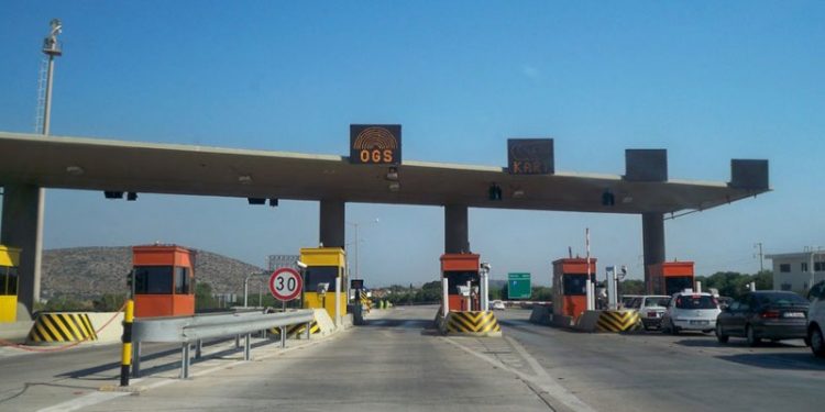 Otoyollardan ücret ödemeden geçenlere verilen para cezasına kademe getirildi