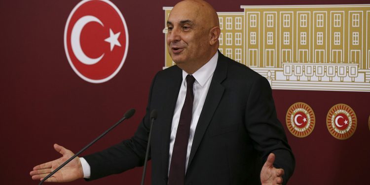 Özkoç: İnsanlar Bank Asya’ya para yatırdı diye görevden alındı