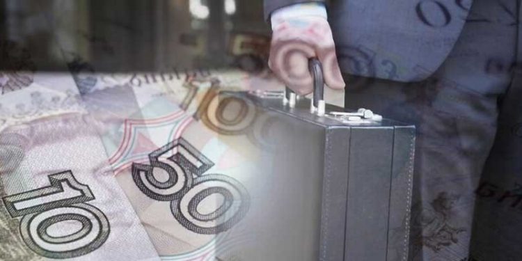 Papua Yeni Gine başbakanının oğlu bir bavul parayla yakalandı, tutuklandı