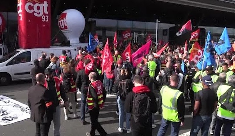 Paris Havalimanı işçileri iş bıraktı: Orly ve Charles De Gaulle havalimanlarında 100 uçuş iptal edildi