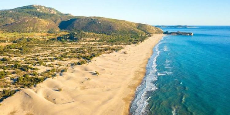 Patara’dan Erdoğan’ın yazlık sarayı için çalınan binlerce kamyon kum, suçlanan kişinin damadına satılmış!