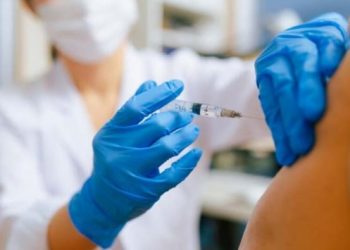 Prof. Dr. Aydın: Covid-19'da sert dalga başladı, aşı ve maske şart