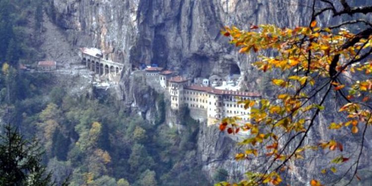 Prof. Dr. Bektaş: Sümela'da patlatma ve kaya düşürmeleri ile yanlış strateji izlendi