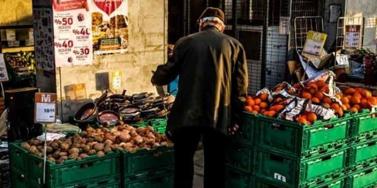 Prof. Dr. Özgür Demirtaş: İnat devam ederse enflasyon boğacak