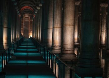 Restorasyonu tamamlanan Yerebatan Sarnıcı kapılarını ziyaretçilere açtı