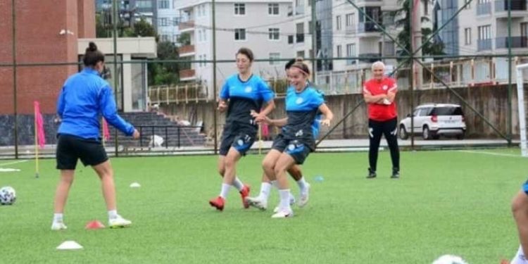 Rizespor, erkek futbol takımı Süper Lig’den düşünce kadın futbol takımını kapattı