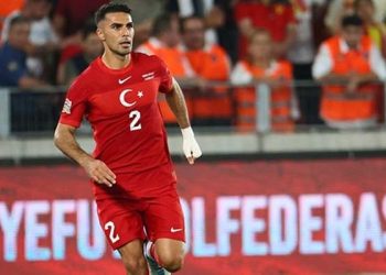 Roma, milli futbolcu Zeki Çelik'i transfer etti