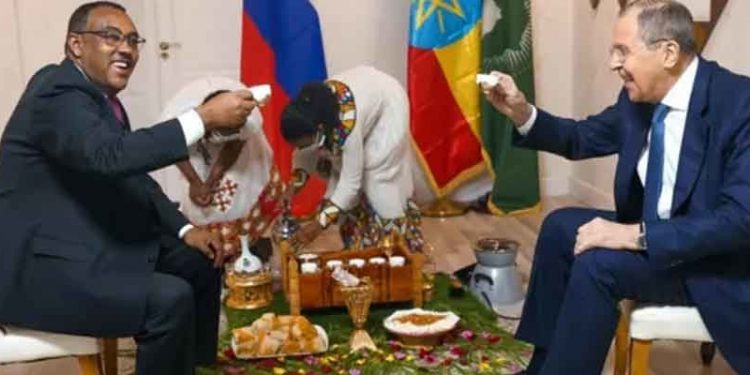 Rusya Dışişleri Bakanı Lavrov, Afrika turunda Kremlin'in 'diplomatik nüfuzunu' gösterdi