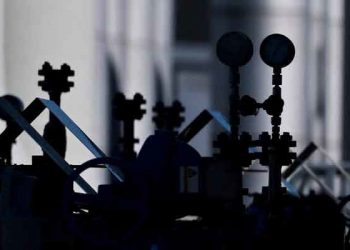 Rusya vanayı kısık açtı