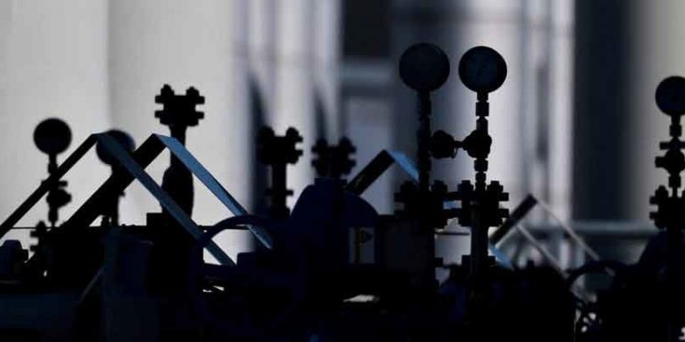 Rusya vanayı kısık açtı