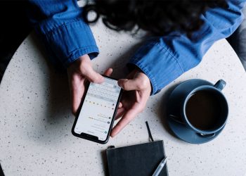 Rusya'da mahkeme WhatsApp, Snapchat ve Tinder uygulamalarına para cezası verdi