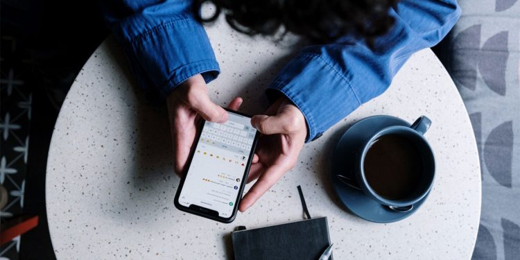 Rusya'da mahkeme WhatsApp, Snapchat ve Tinder uygulamalarına para cezası verdi