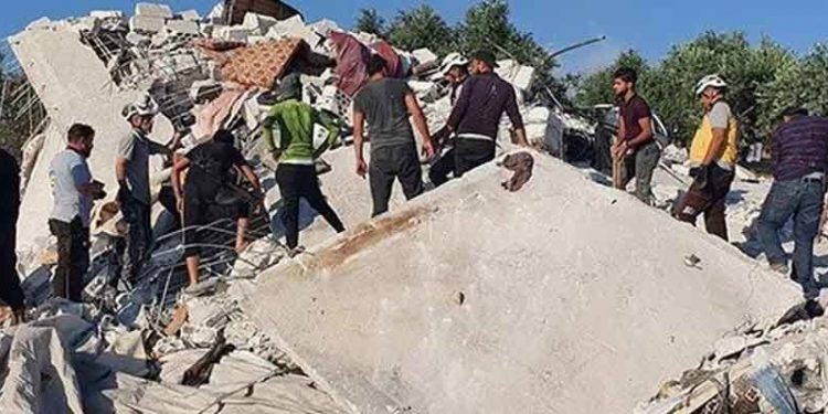 Rusya'nın İdlib'e düzenlediği hava saldırısında 7 sivil öldü