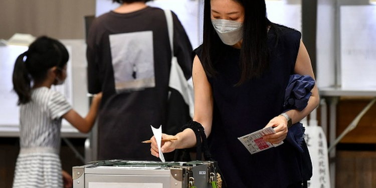 Şinzo Abe suikasti sonrası yapılan seçimlerden Abe'nin partisi oylarını artırdı