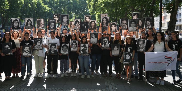 Sivas Katliamı’nda hayatını kaybeden aydın ve sanatçılar 29 yıl sonra Köln’de anıldı