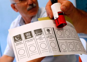 Son Anket: AKP ikinci sıraya düştü, HDP üçüncü parti