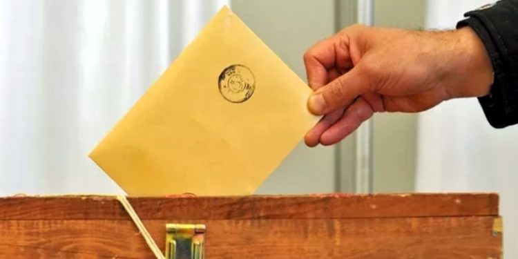 Son anket: 6'lı masa Cumhur İttifakı'nın, CHP AKP'nin önünde