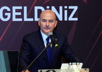 Soylu sayı verdi: 19 bin 252 FETÖ tutuklusu var, 24 bin kişi de aranıyor