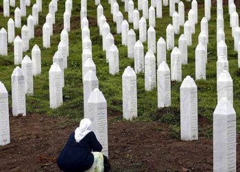 Srebrenitsa Katliamı'nın 27 yıldönümü: Hala kimliği tespit edilememiş binlerce ikişi var