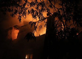 Sri Lanka'da Başbakanlık konutunu ateşe veren 3 kişi gözaltına alındı