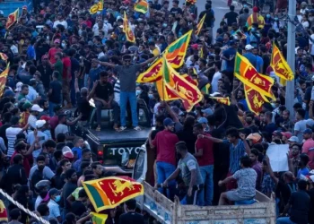 Sri Lanka'da ekonomik kriz: Cumhurbaşkanı Rajapaksa'nın eski maliye bakanı kardeşinin yurt dışına çıkışı engellendi