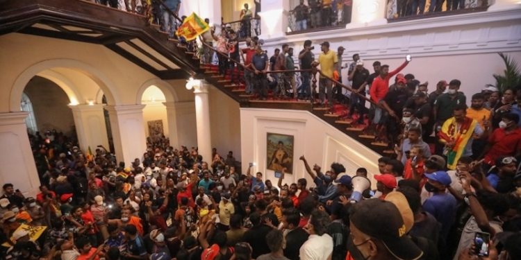 Sri Lanka'da muhalefet yeni bir hükümet kurma arayışında