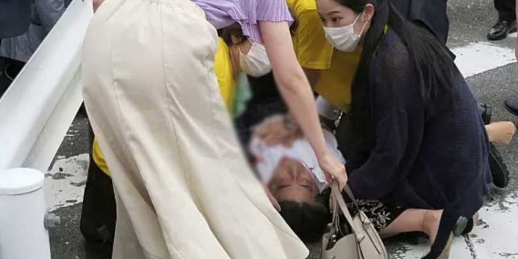 Suikasta uğrayan eski Japonya Başbakanı Abe hayatını kaybetti