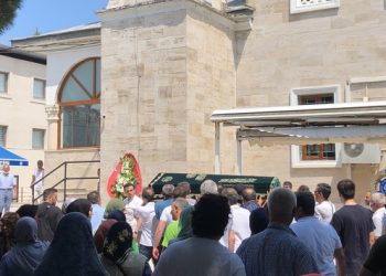 Ş&uuml;kr&uuml; Tuğrul &Ouml;zşeng&uuml;l toprağa verildi
