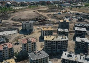 TOKİ’nin depremzedelere parayla yaptığı konutlar kusurlu çıktı