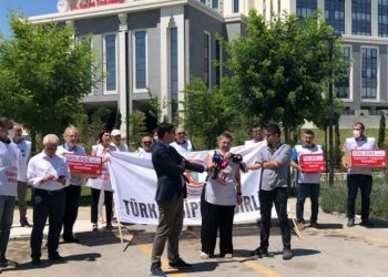 TTB toplanan imzaları bakanlığa iletti: Sağlığınız için hekimlere kulak verin