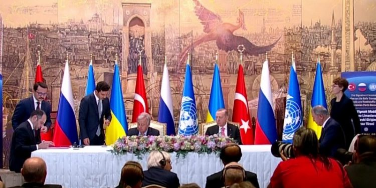 'Tahıl koridoru' için İstanbul'da imzalar atıldı