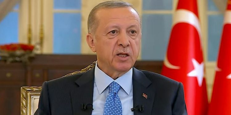 Tayyip Erdoğan: Battık diyorlar; herkesin altında arabası var