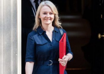 The Times: Britanya'da başbakan adaylarından Truss, seçilmesi durumunda ülkedeki göçmenleri Türkiye'ye göndermeyi hedefliyor