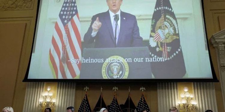 Trump Kongre saldırısını müdahale etmeden saatlerce TV'den izlemiş