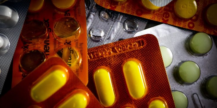 Tüm ilaçlara yüzde 25 zam geldi