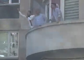 T&uuml;rk-İş y&ouml;neticileri el kol hareketiyle iş&ccedil;ilere hakaret etti