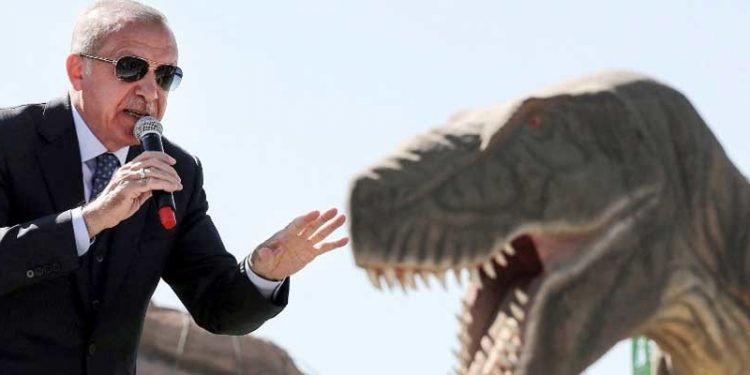 Türkiye Başkanlık sistemine geçtikten sonra tüm veriler negatife döndü