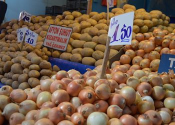 Tüketici Örgütleri Konfederasyonu: Kuru soğanın fiyatı yüzde 151, patatesin fiyatı yüzde 138 arttı